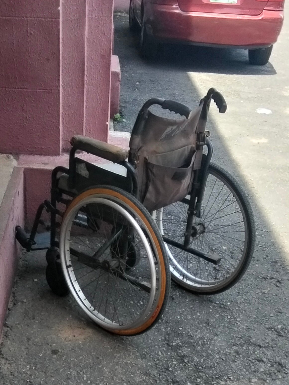 Ultra-Lightweight Foldable Aluminum Wheelchair - Image 3